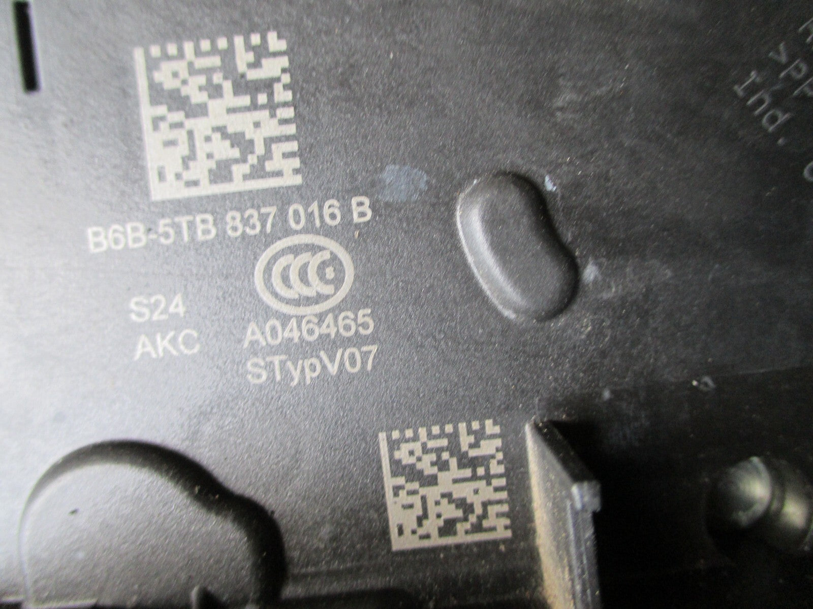 SKODA FABIA MK3 2021 OSF DRIVER SIDE FRONT RIGHT SIDE DOOR LOCK 5TB837016B