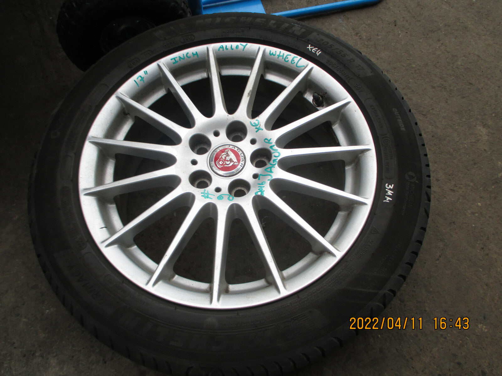 JAGUAR XE 2016 17 INCH SINGLE ALLOY WHEEL WITH TYRE 205/55R17 REF 2