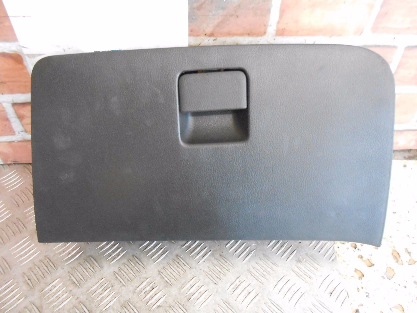 CHEVROLET AVEO 2010 3 DOOR INTERIOR STORAGE COMPARTMENT GLOVE BOX GLOVEBOX