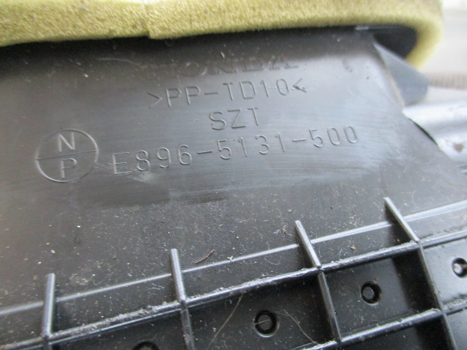 HONDA CRZ ZF1 2010 NS PASSENGER SIDE HEATER AIR VENT E8965131500