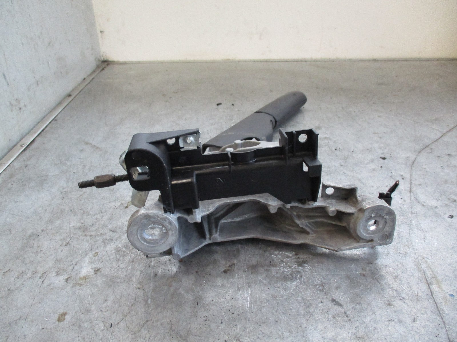 VOLKSWAGEN GOLF 5K MK6 HANDBRAKE LEVER HANDLE 1K0711303M