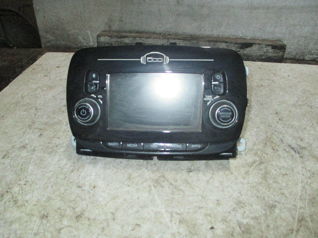 FIAT 500 2019 RADIO STEREO CD PLAYER HEAD UNIT 07356973240