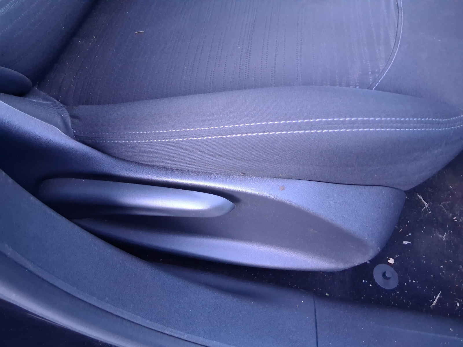 2014 PEUGEOT 208 OSF DRIVER SIDE FRONT RIGHT COMPLETE FABRIC SEAT