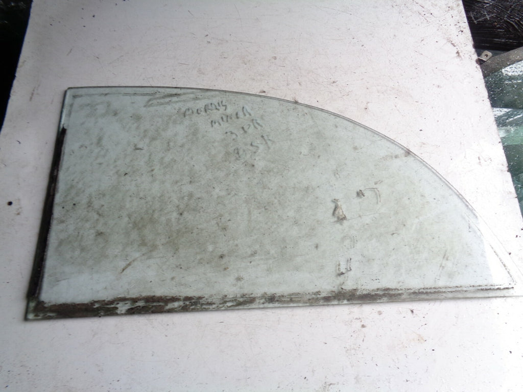 MORRIS MINOR 2 DOOR OSR DRIVER SIDE REAR GLASS