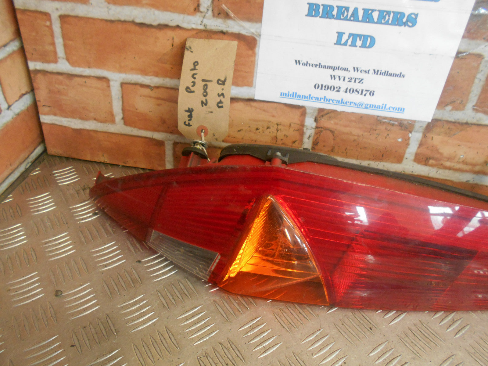 FIAT PUNTO 2002 3 DOOR NSR PASSENGER SIDE REAR BRAKE TAIL LIGHT 46794080