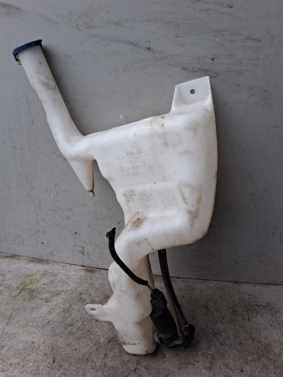 FORD FIESTA MK7 2016 WINDSCREEN WASHER BOTTLE 8A6117B613AC