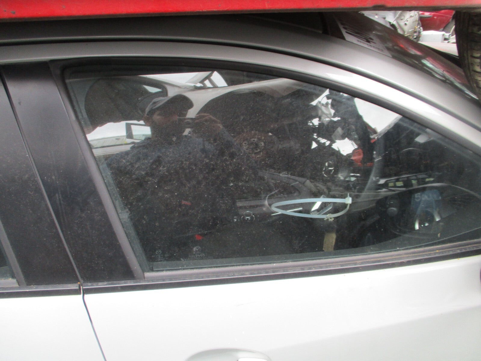 2023 MAZDA 2 MK3 DJ OSF DRIVER SIDE FRONT WINDOW GLASS DROP PANEL