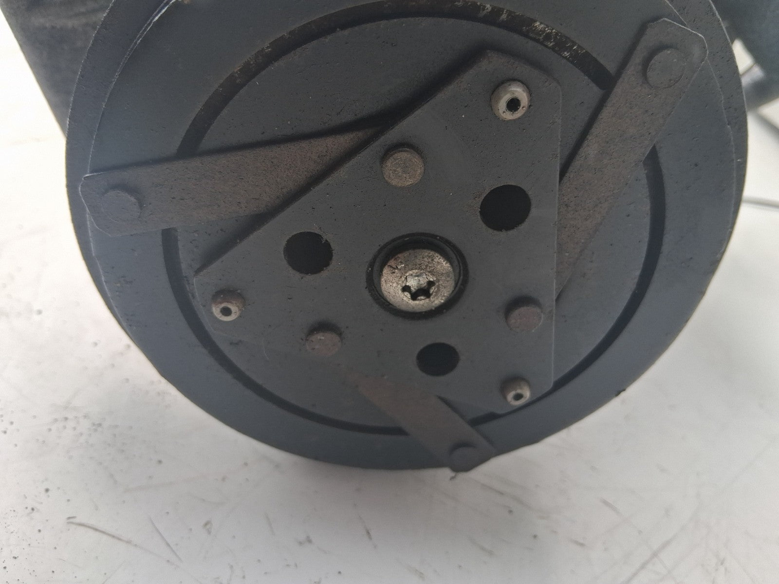 2005 NISSAN ALMERA AC AIR CON COMPRESSOR PUMP 926009F511