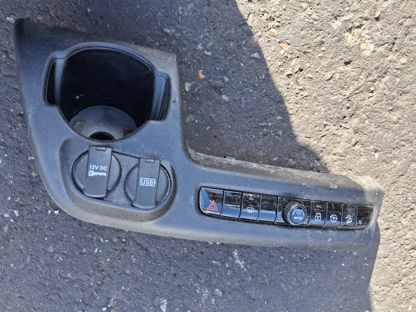 2024 FIAT DUCATO MK3 FACELIFT HAZARD SWITCH USB SOCKET PANEL 07357419930