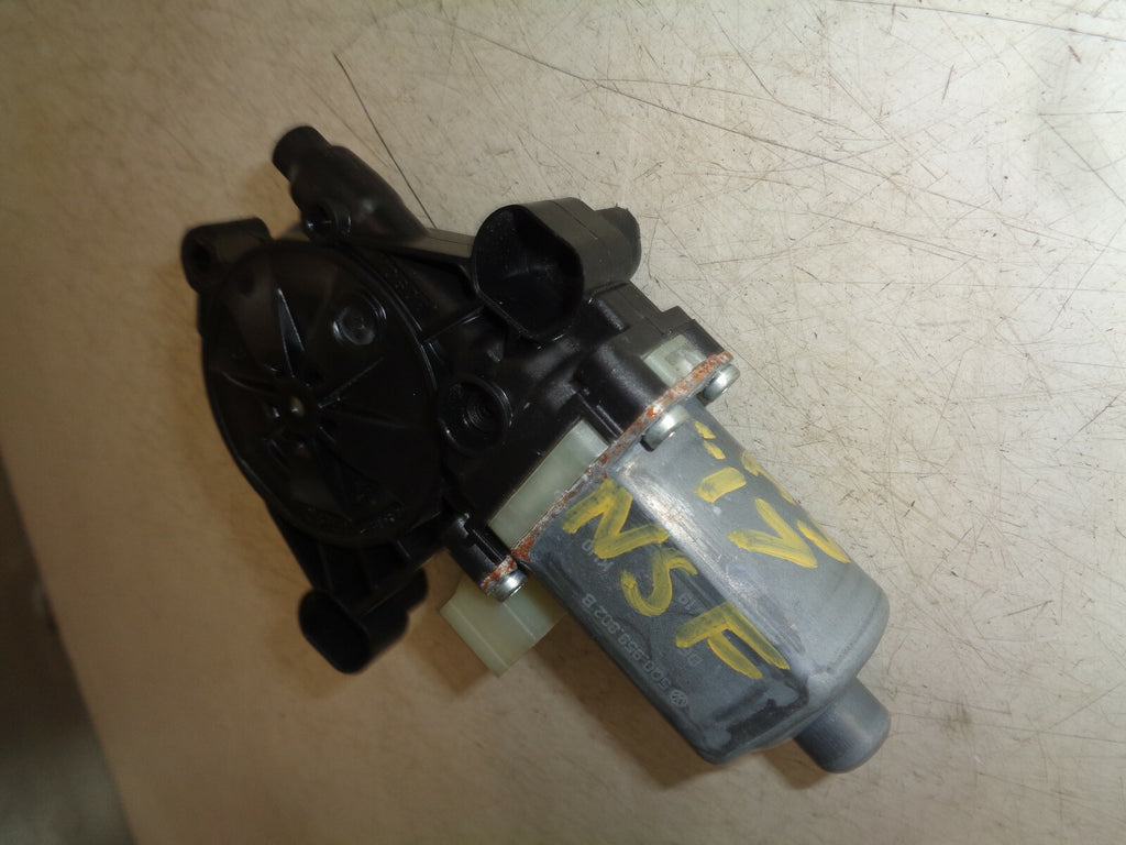 AUDI A3 2017 NSF PASSENGER SIDE FRONT DOOR WINDOW MOTOR 5Q0959802B