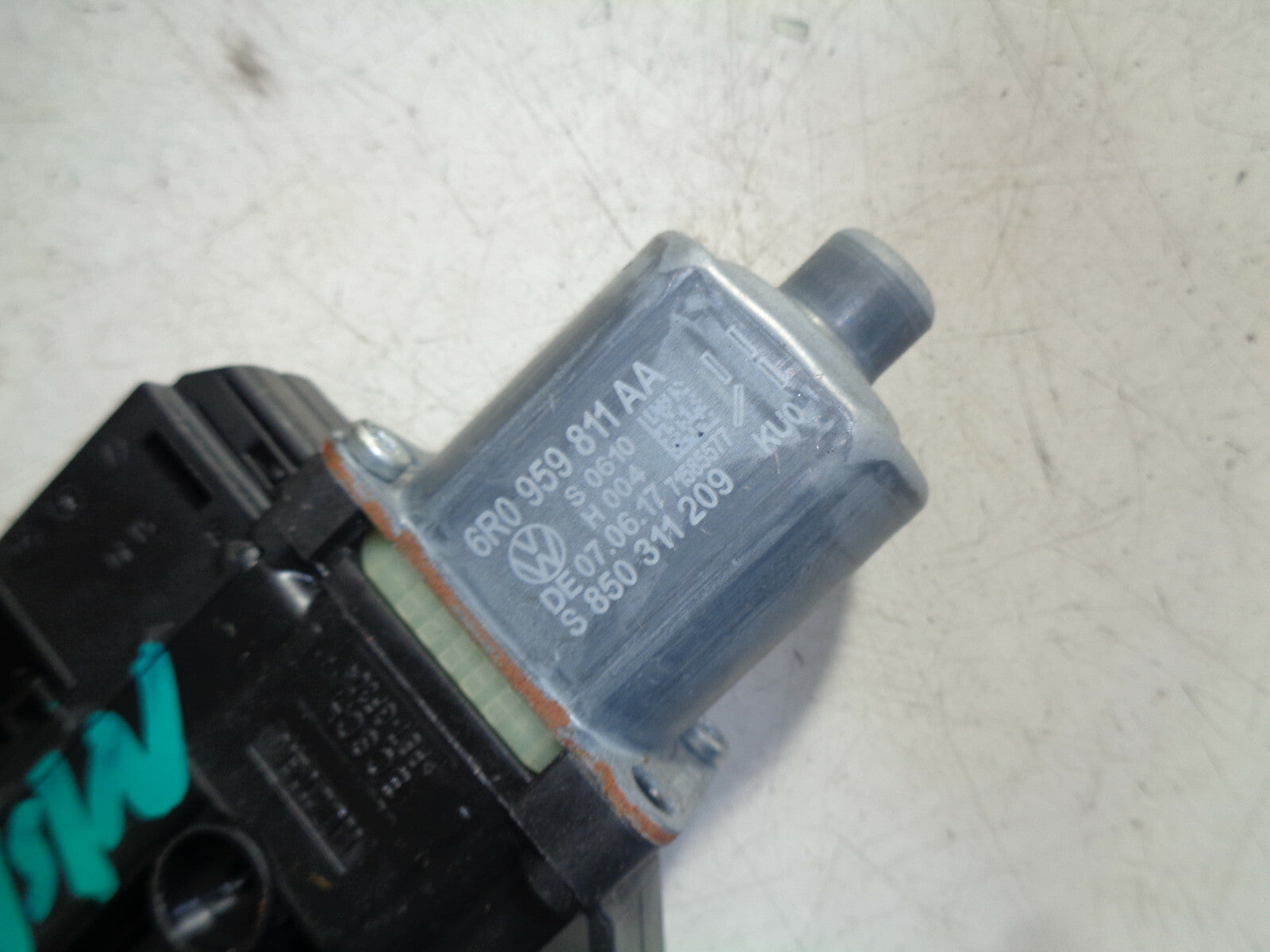 VW VOLKSWAGEN POLO 6R 6C 2017 NSR PASSENGER SIDE REAR WINDOW MOTOR 6R0959811AA