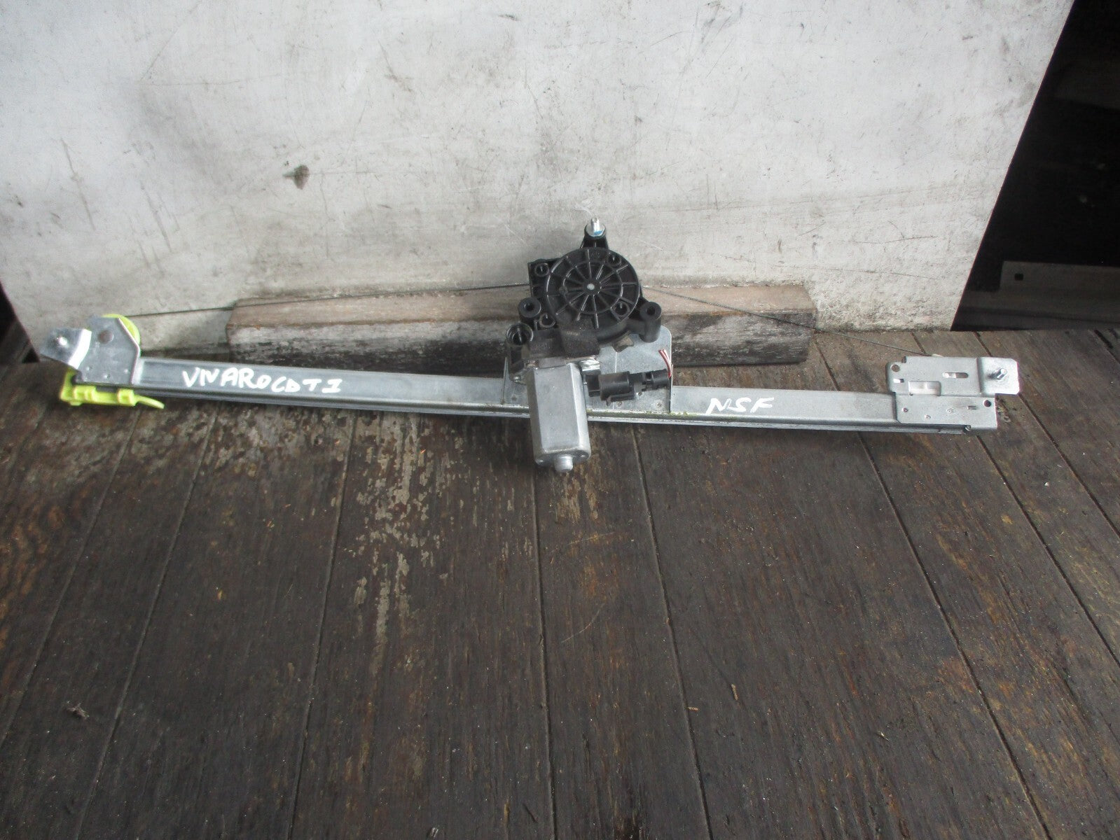 VAUXHALL VIVARO 2013 NSF PASSENGER FRONT WINDOW MOTOR REGULATOR