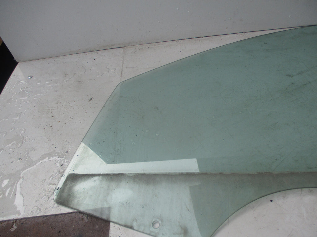 FORD FIESTA 2004 3 DOOR OSF DRIVER SIDE FRONT WINDOW GLASS