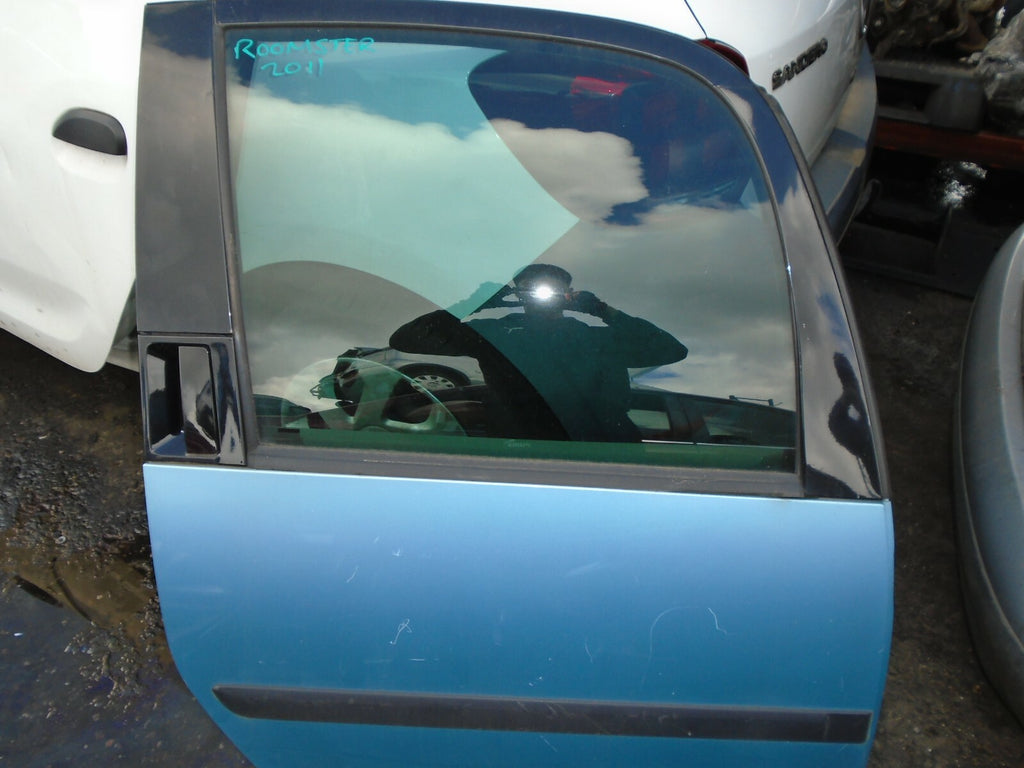 SKODA ROOMSTER 5J 2011 DRIVER SIDE REAR DOOR BLUE