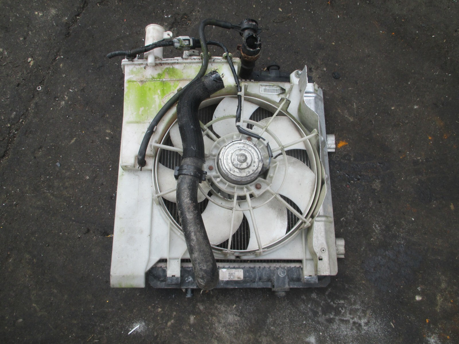 TOYOTA AYGO MK1 2013 1.0 PETROL RADIATOR RAD PACK RP 04