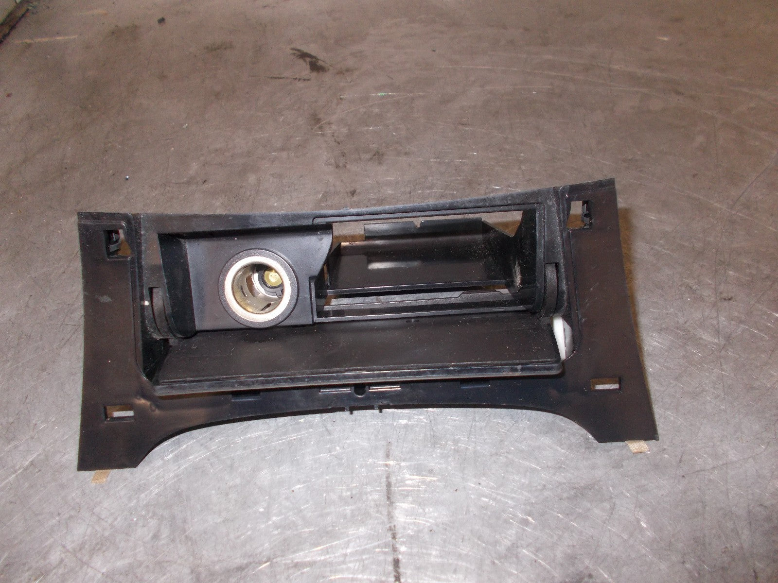 VAUXHALL INSIGNIA MK1 FRONT GREY ASHTRAY 1014648