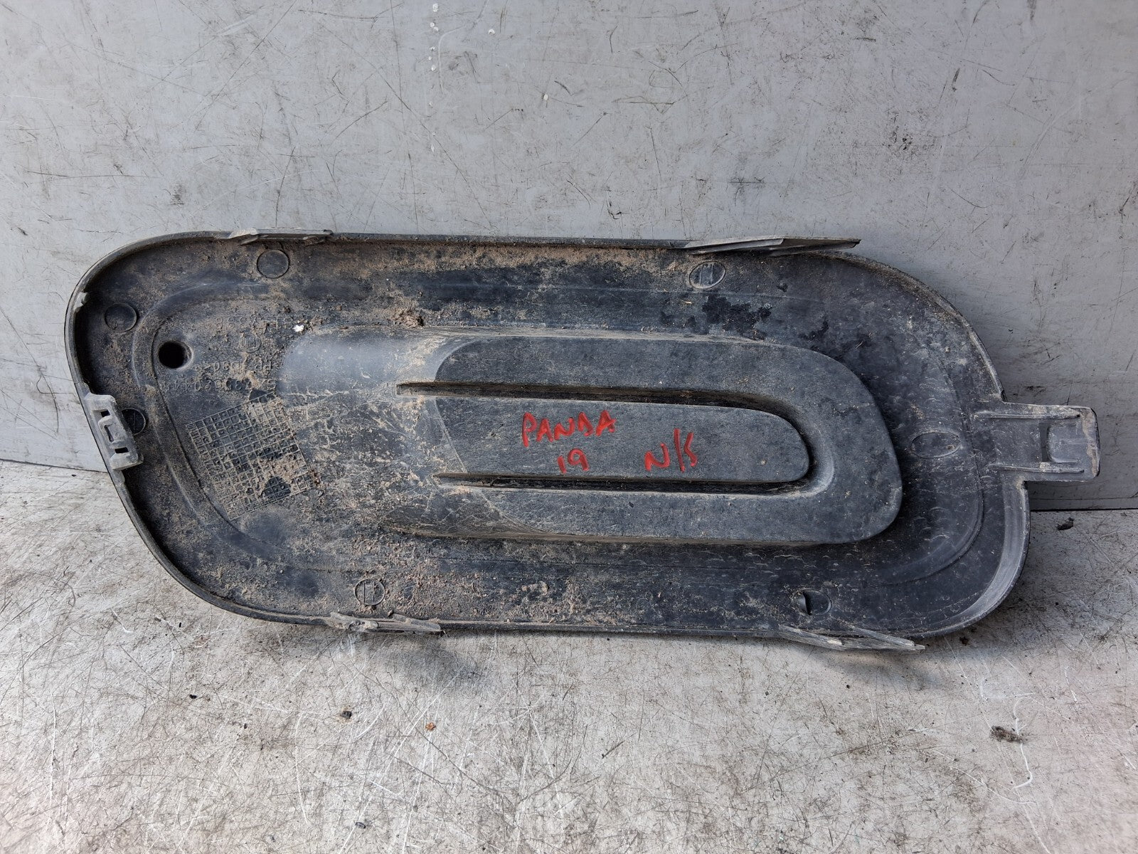 2019 FIAT PANDA MK3 NSF PASSENGER SIDE FRONT FOG LIGHT TRIM SURROUND 735520448
