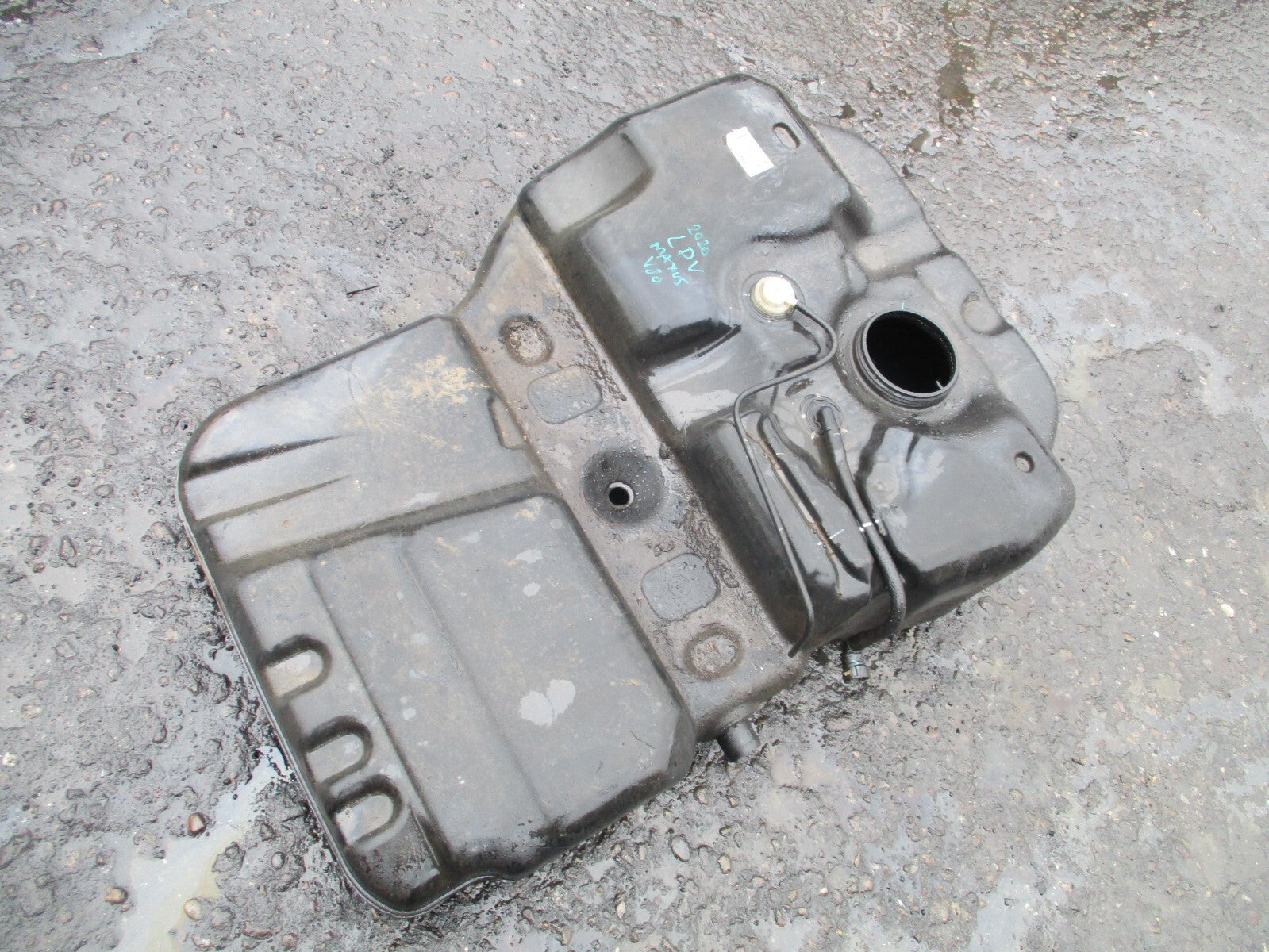 2020 SAIC LDV V80 2.5 DIESEL CDI FUEL STORAGE TANK