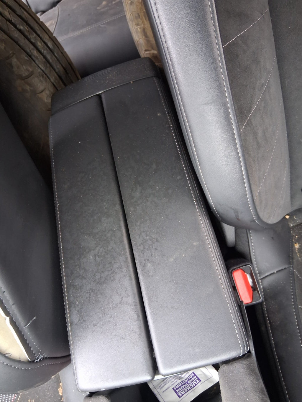 2023 DS AUTOMOBILES DS 4 MIDDLE CONSOLE LEATHER ARMREST