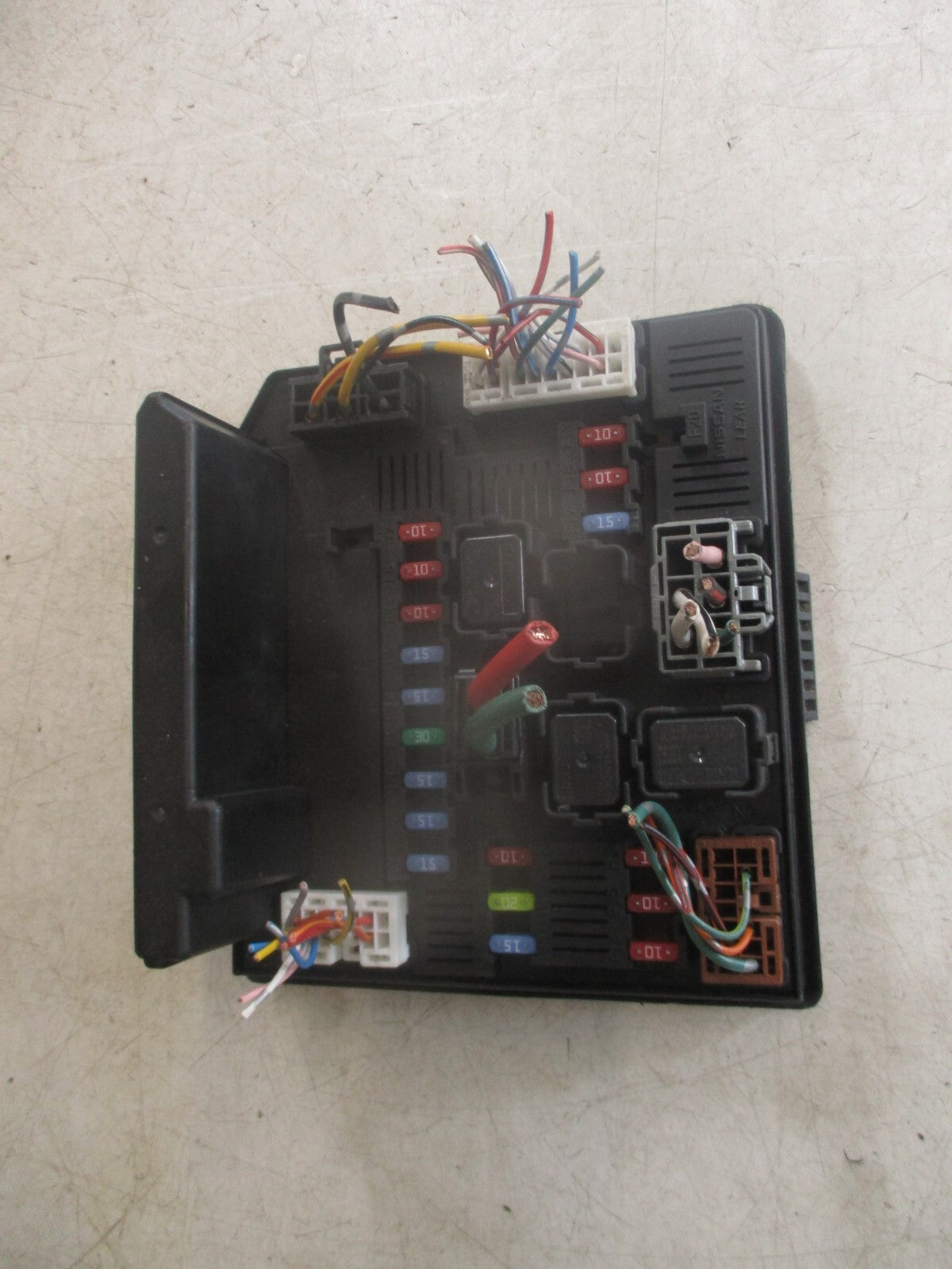 2010 NISSAN QASHQAI J10 1.5 DIESEL UNDER BONNET FUSE RELAY BOX