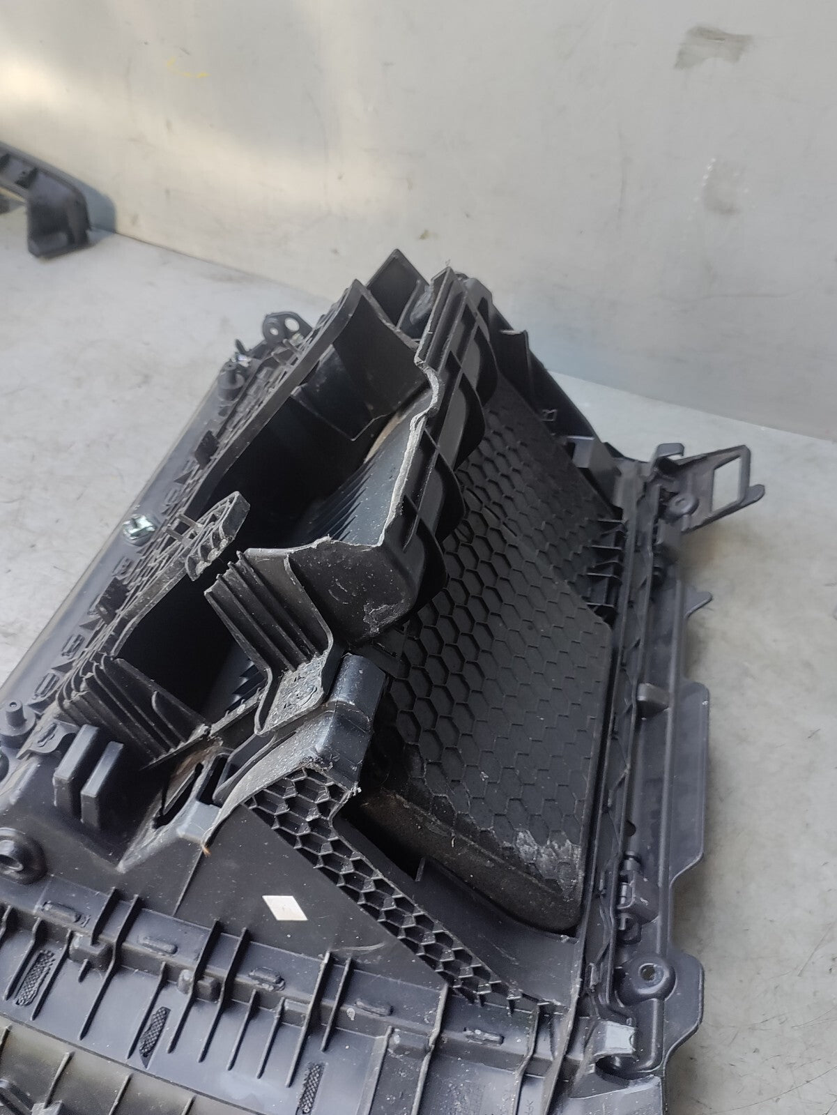 VW VOLKSWAGEN GOLF MK7 2019 PASSENGER SIDE STORAGE GLOVEBOX