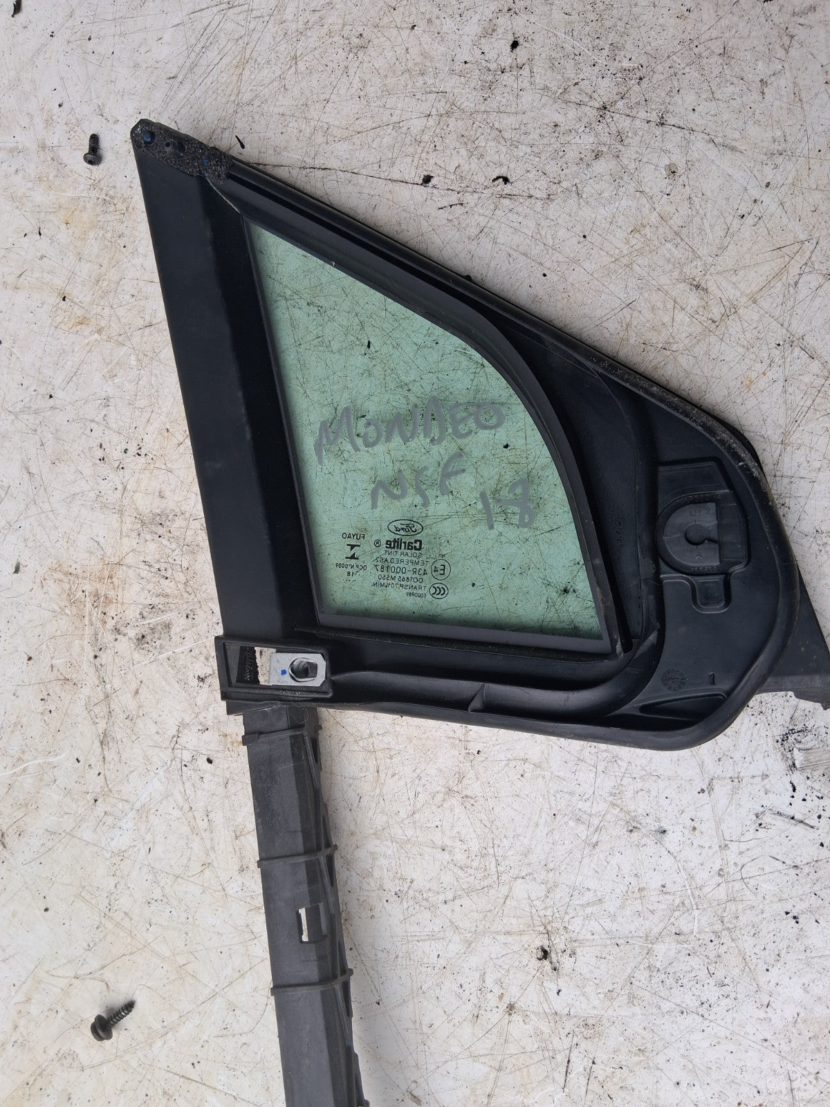 2018 FORD MONDEO MK5 NSF PASSENGER SIDE FRONT LEFT WINDOW QUARTER GLASS