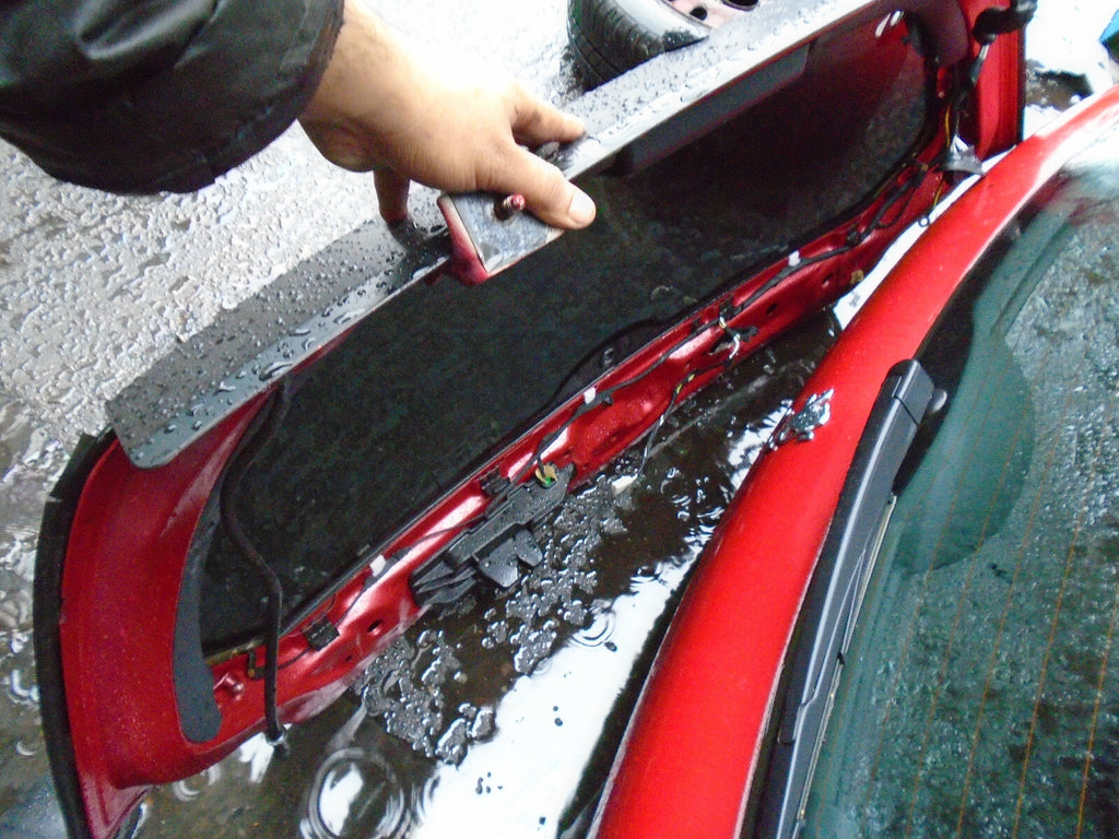 CITROEN C2 2006 3 DOOR REAR BOOTLID TAILGATE RED BLACK