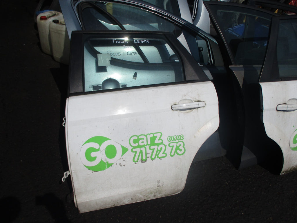 FORD FOCUS 2010 MK2 ESTATE PASSENGER NEAR SIDE REAR COMPLETE DOOR WHITE NSR