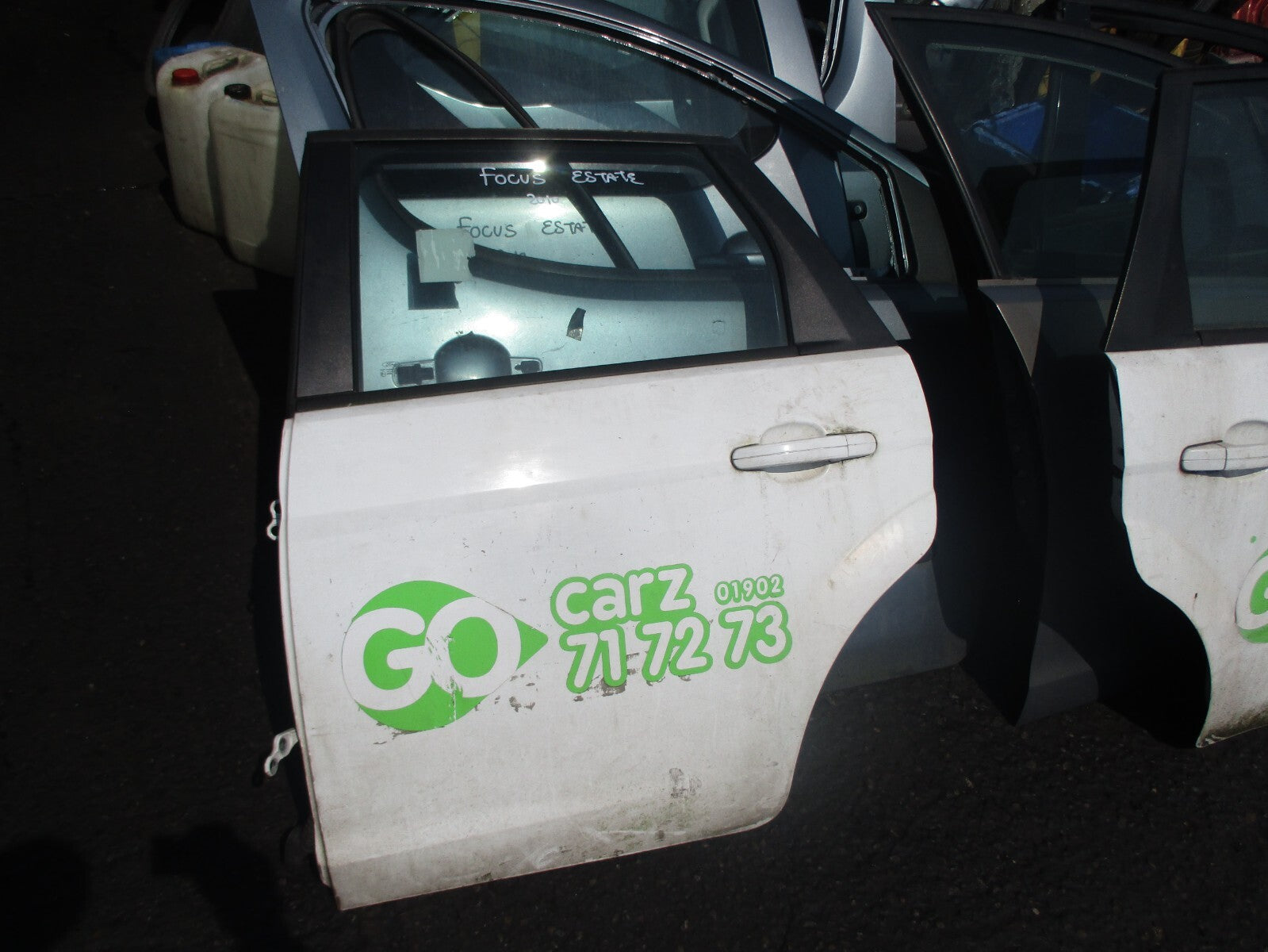 FORD FOCUS 2010 MK2 ESTATE PASSENGER NEAR SIDE REAR COMPLETE DOOR WHITE NSR