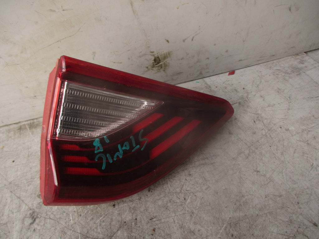 2018 KIA STONIC NSR PASSENGER SIDE REAR INNER TAIL LIGHT TAIL LAMP