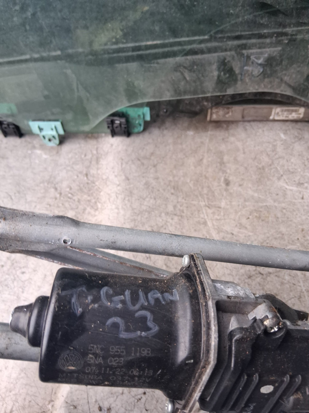 2023 VW VOLKSWAGEN TIGUAN FRONT WINDSCREEN WIPER MOTOR AND LINKAGE 5NC955023B