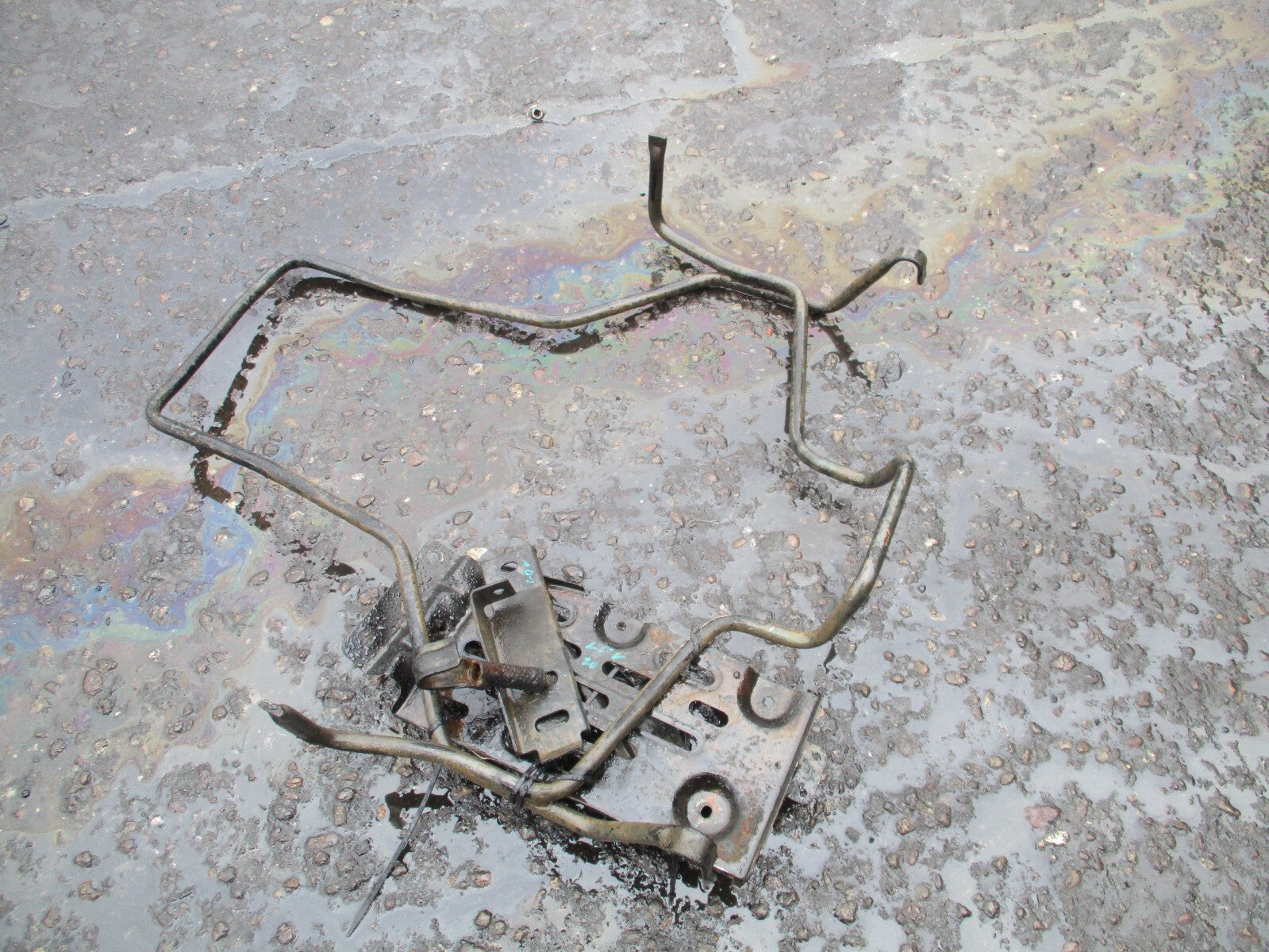2020 SAIC LDV V80 2.5 DIESEL SPARE METAL WHEEL CARRIER