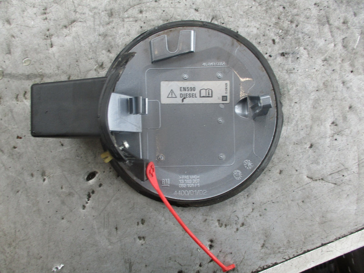 VAUXHALL CORSA D MK3 PETROL FUEL TANK CAP FLAP SILVER 13183307