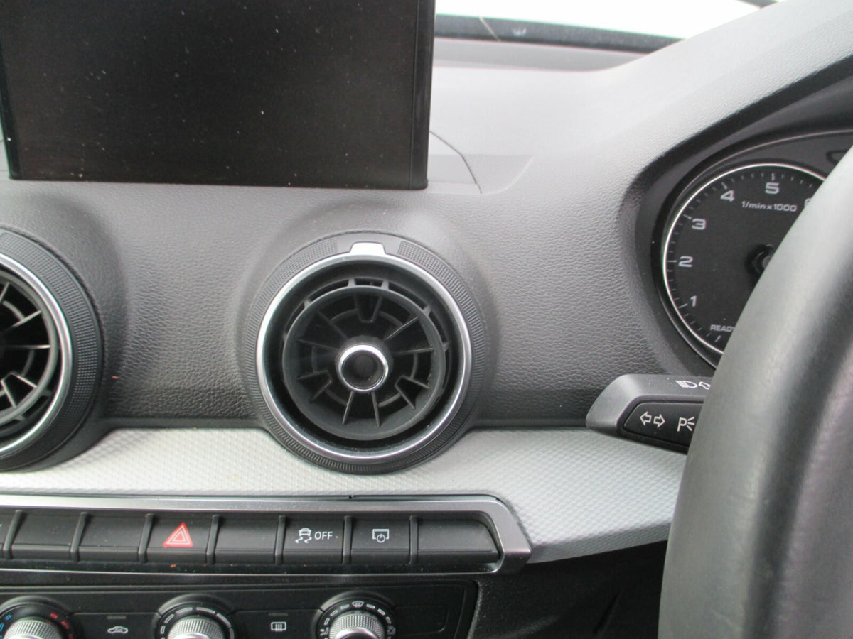 AUDI Q2 MK1 2020 1 X OS DRIVER SIDE CENTRE ROUND CIRCLE AIR BLOWER VENT UNIT