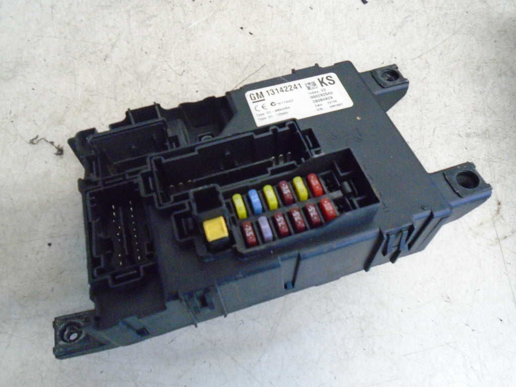 VAUXHALL CORSA D 2006 FUSE BOX RELAY BOX CONTROLLER MODULE 13142241
