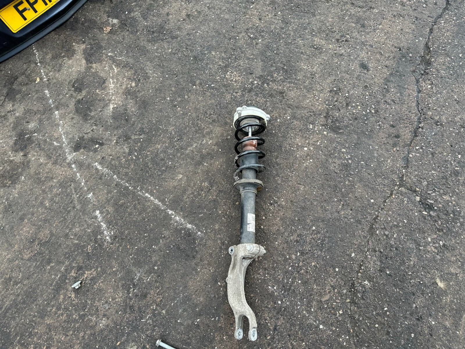 2017 AUDI A4 B9 1.4 PETROL NSF PASSENGER FRONT SHOCK SPRING LEG ABSORBER STRUT
