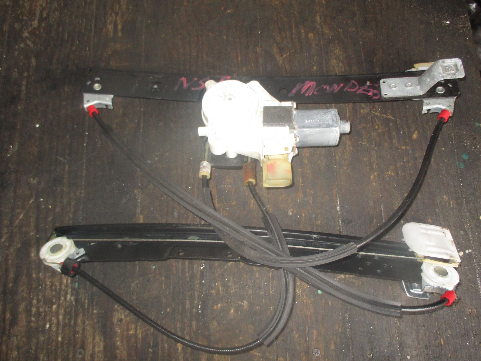 FORD MONDEO MK4 2009 NEARSIDE FRONT WINDOW MOTOR 013082287