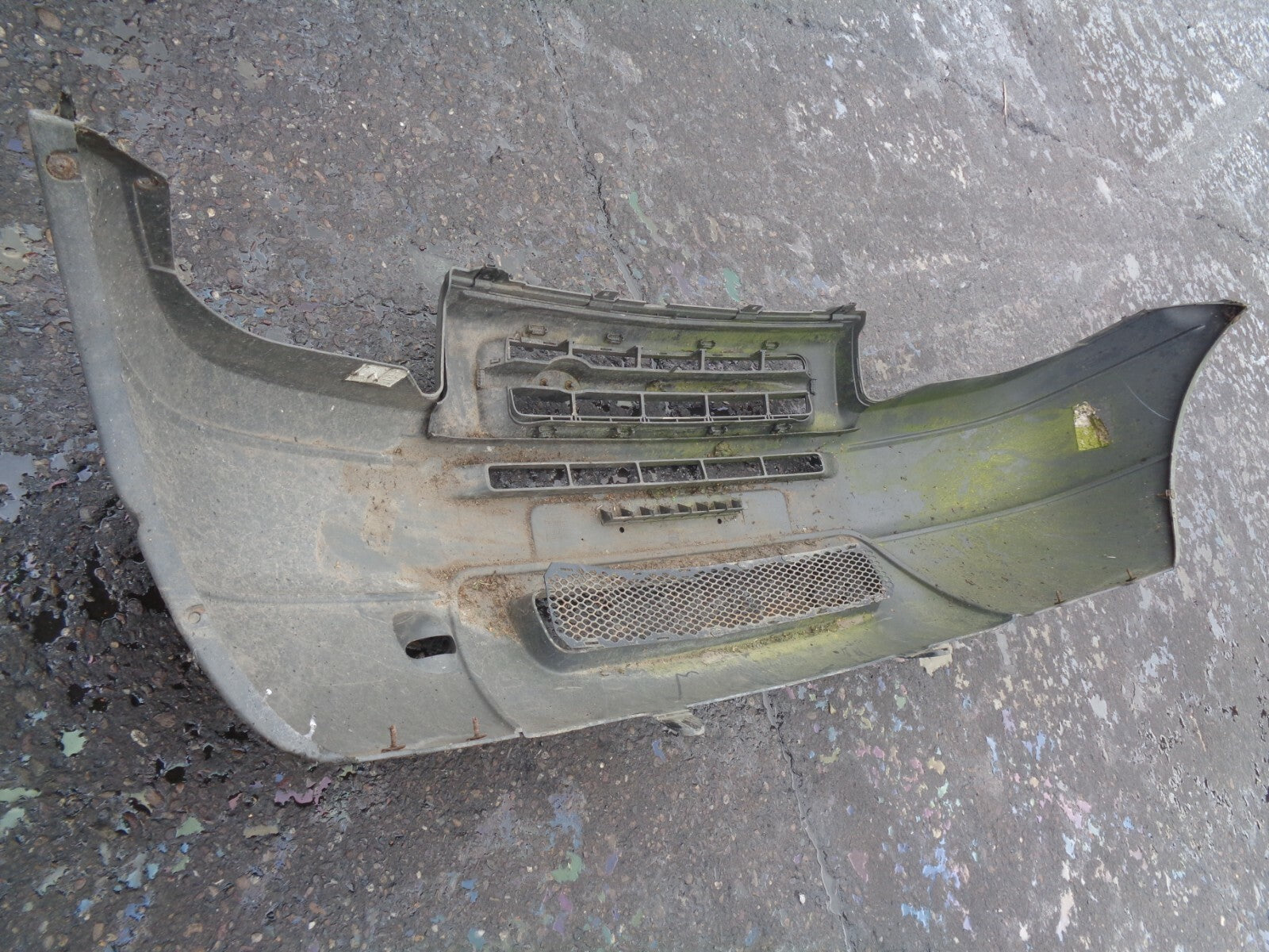 LANDROVER FREELANDER 2003-2006 FRONT BUMPER COMPLETE DAMAGED