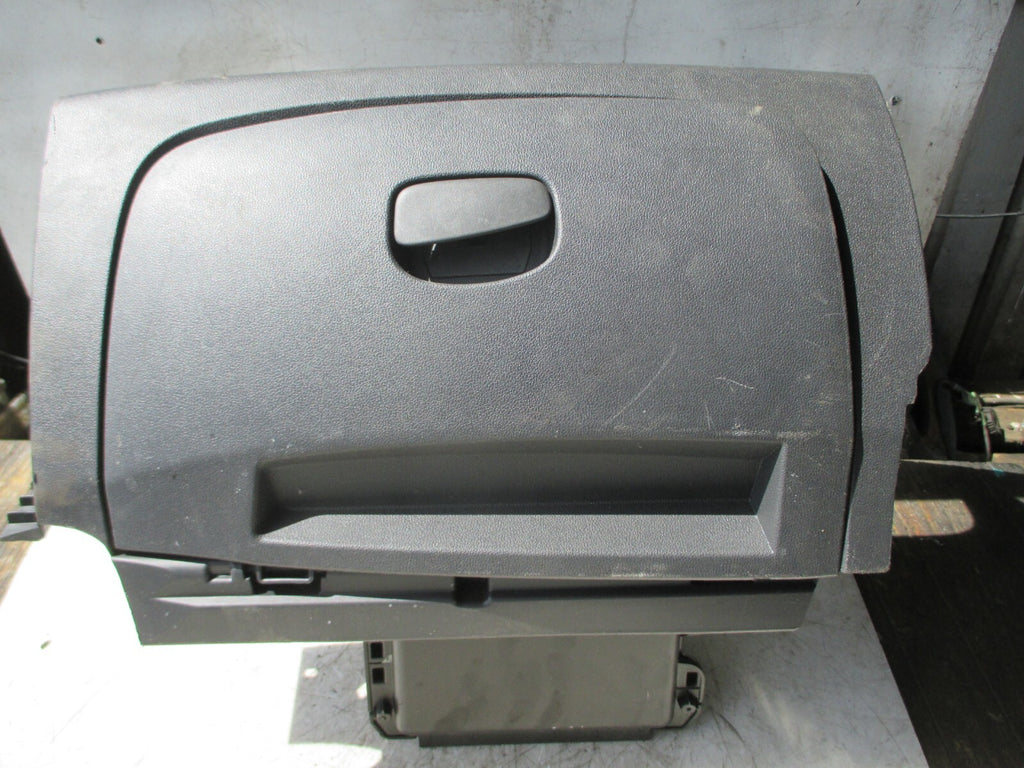 RENAULT CLIO MK4 INTERIOR STORAGE COMPARTMENT GLOVEBOX 681087136R