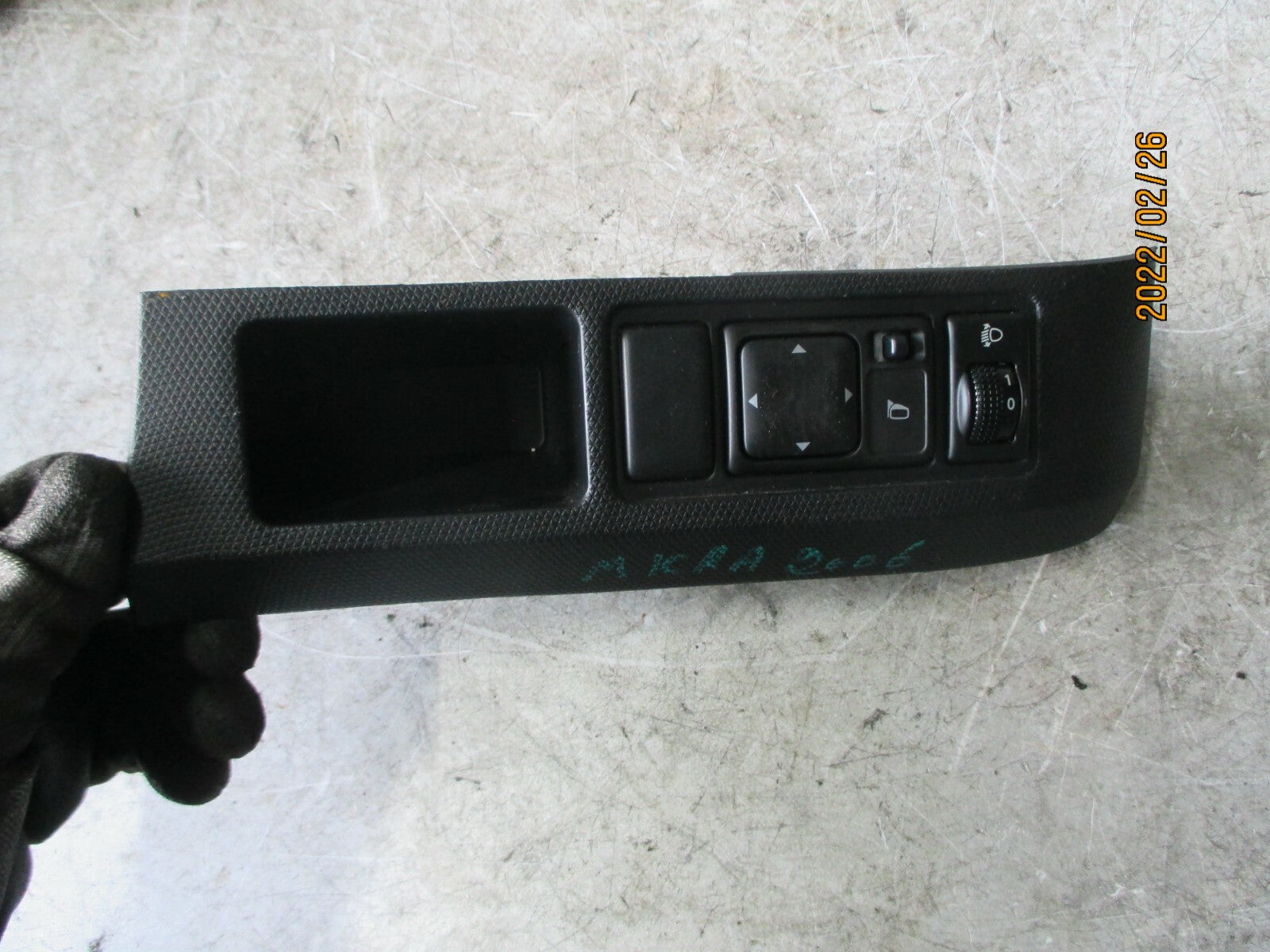 NISSAN MICRA 2006 MK3 HEADLIGHT SWITCH AND WING MIRROR CONTROL 68485AX600