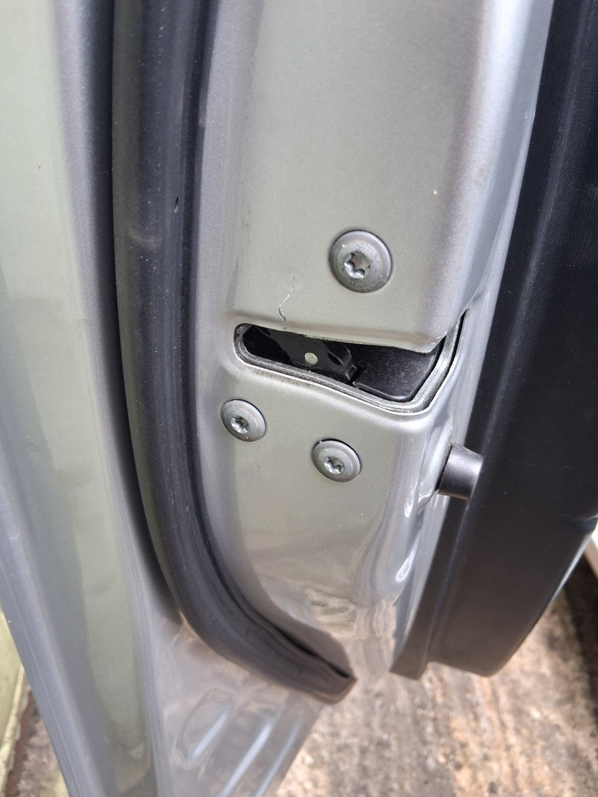2018 TOYOTA PRIUS V PLUS XW40 NSF PASSENGER SIDE FRONT LEFT DOOR LOCK MECHANISM