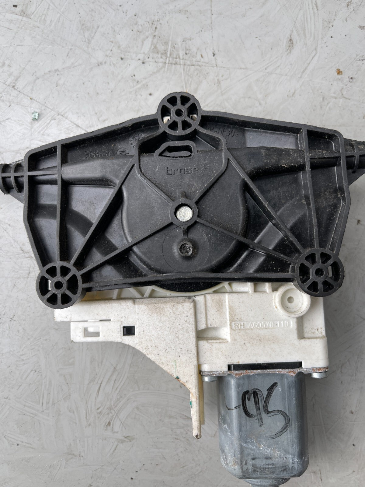 AUDI Q5 PASSENGER SIDE REAR WINDOW MOTOR REGULATOR 8R0839461D