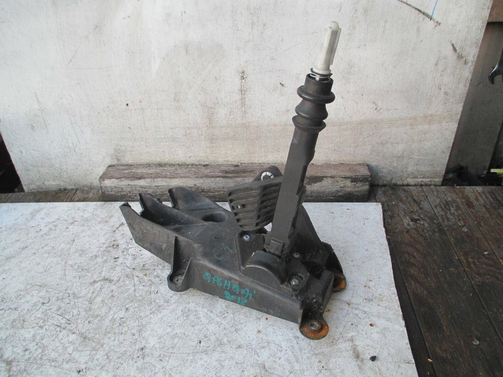 NISSAN QASHQAI J11 2018 1.5 DIESEL 6 SPEED GEARSTICK GEARSHIFTER
