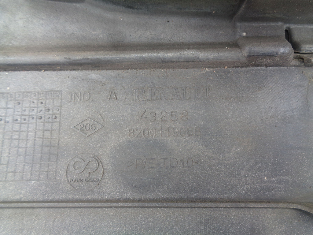 RENAULT MEGANE CC MK2 2005 REAR COMPLETE BUMPER 8200119068