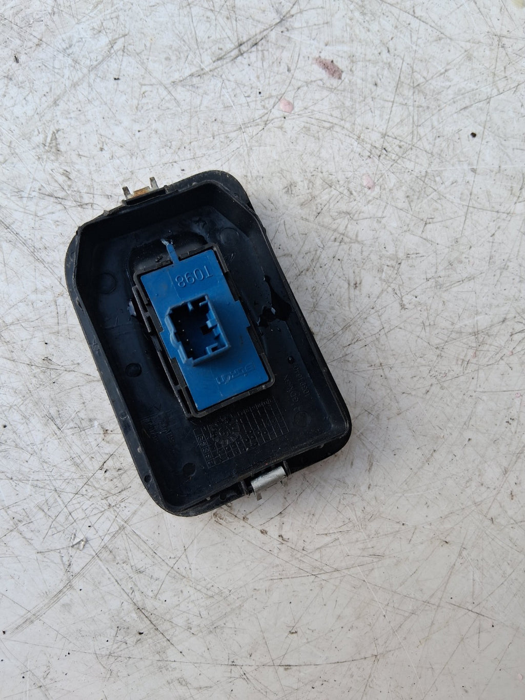 2015 FIAT FIORINO NSF PASSENGER NEAR LEFT SIDE FRONT WINDOW SWITCH 1039464070