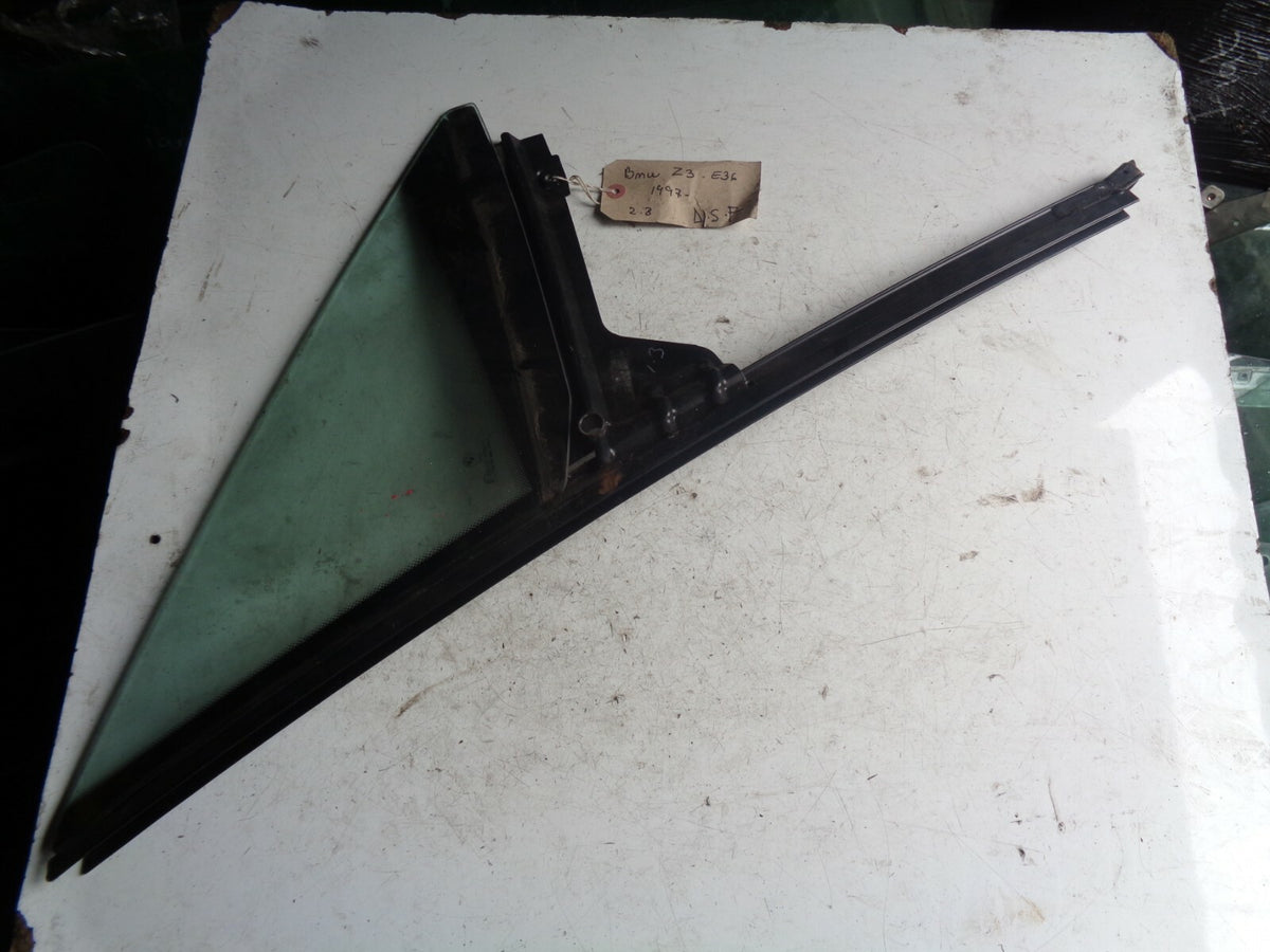 BMW Z3 1997 E36 OSF DRIVER SIDE FRONT QUARTER GLASS