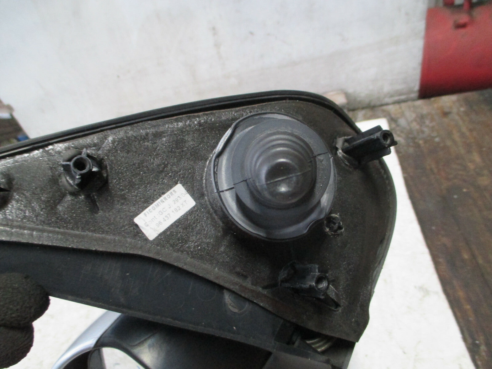 PEUGEOT 206 MK1 2004 NSF PASSENGER SIDE FRONT MANUAL WING MIRROR SILVER