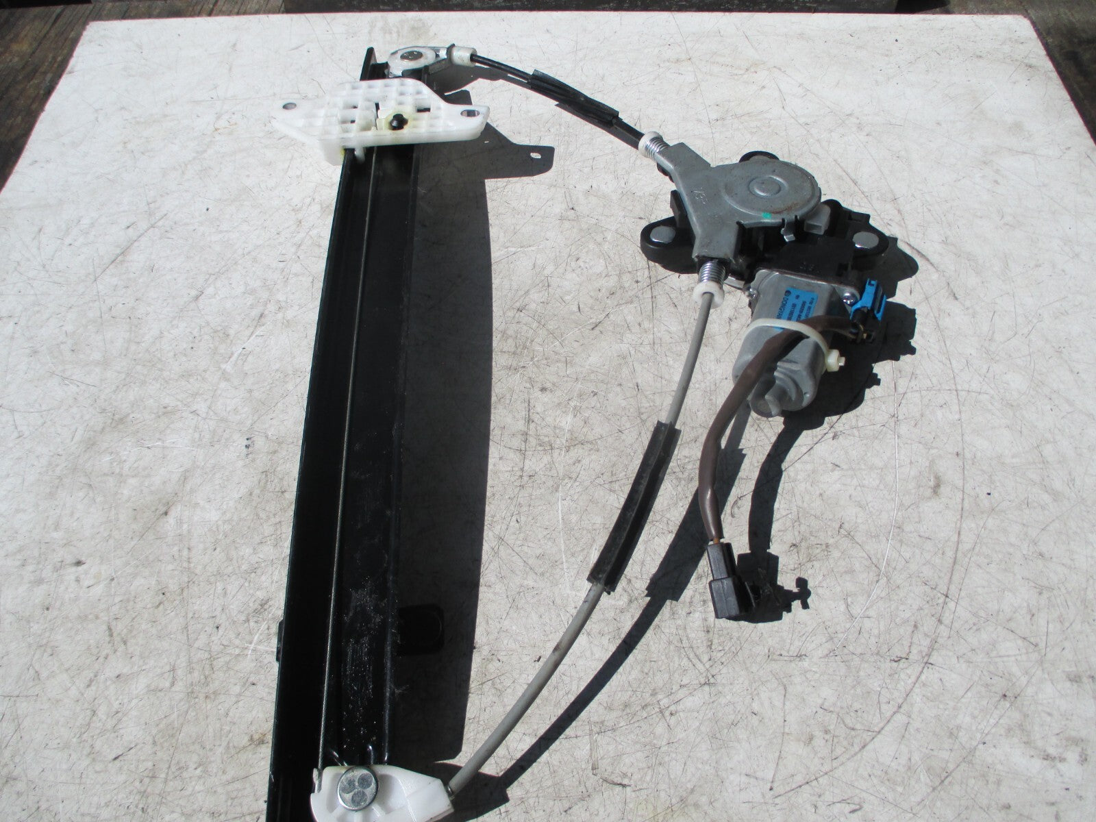 CHEVROLET SPARK 2012 OS DRIVER SIDE WINDOW REGULATOR MOTOR 98820M3010