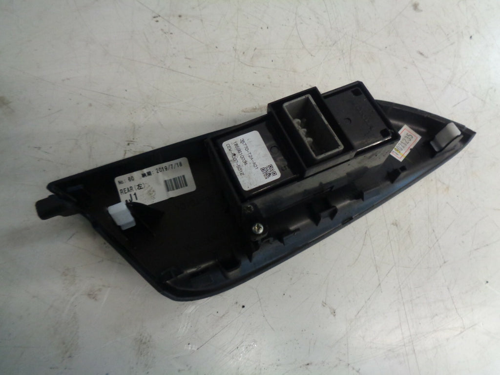 HONDA JAZZ 2019 MK4 NSR PASSENGER SIDE REAR DOOR WINDOW SWITCH 35770T2AA01