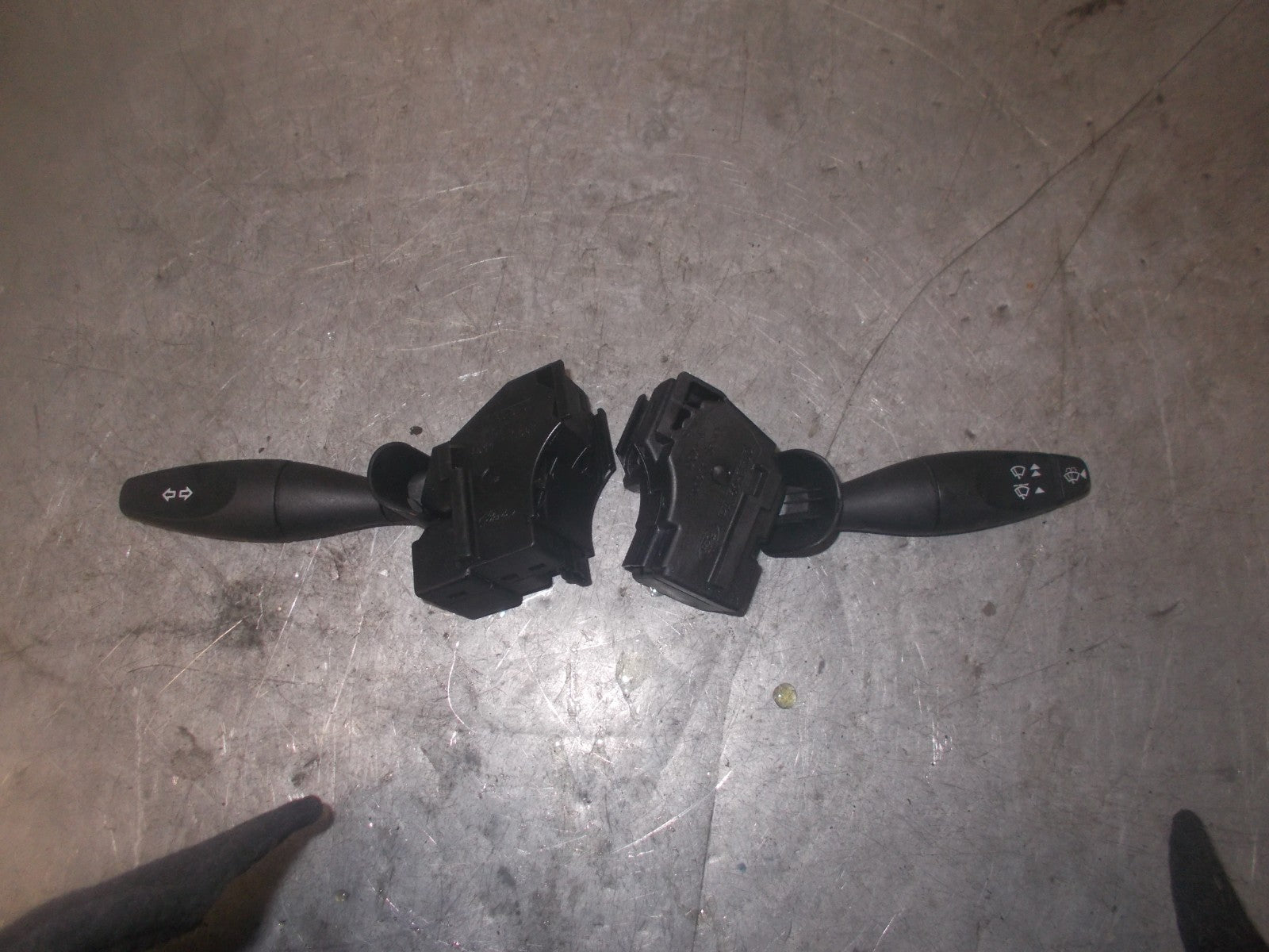 FORD FIESTA 2004 MK6 HEADLIGHT WIPER STALKS SWITCHES 1S7T13335AE 1S6T17A553AA